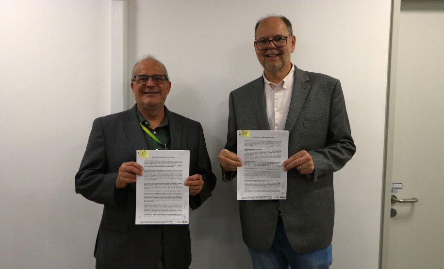 Estado firma parceria com CNPEM para cooperação em IA e materiais sustentáveis na UEL