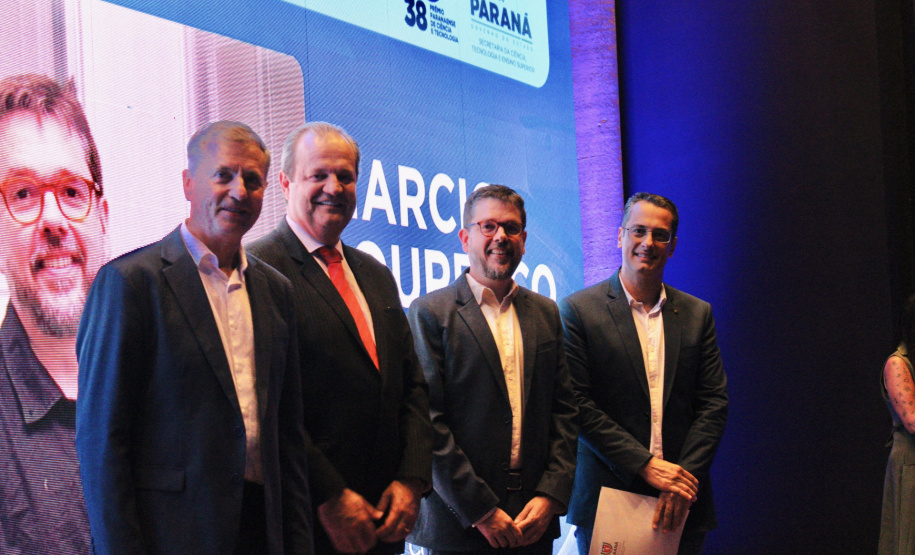 Estado premia iniciativas que promovem pesquisa, inovação e impacto social no Paraná