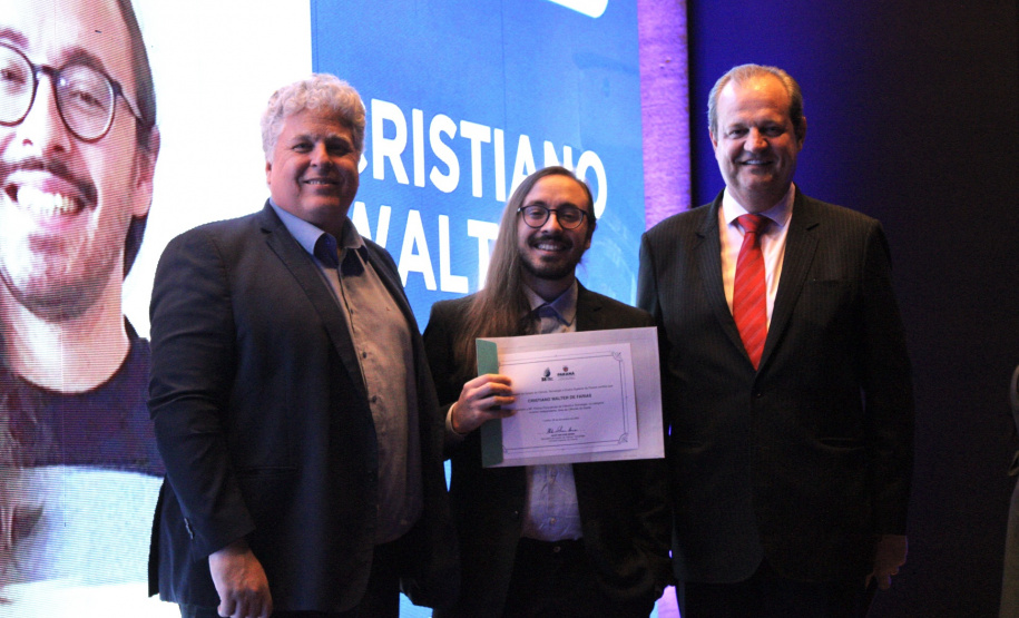 Estado premia iniciativas que promovem pesquisa, inovação e impacto social no Paraná