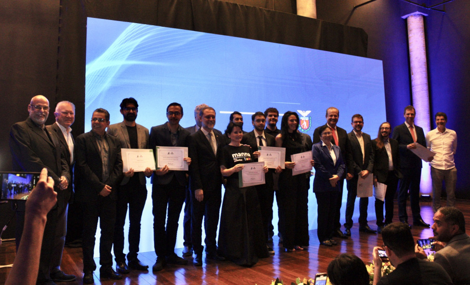 Estado premia iniciativas que promovem pesquisa, inovação e impacto social no Paraná