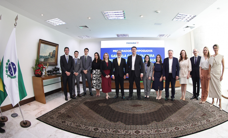 Governador Ratinho Junior empossa quatro novos procuradores do Estado