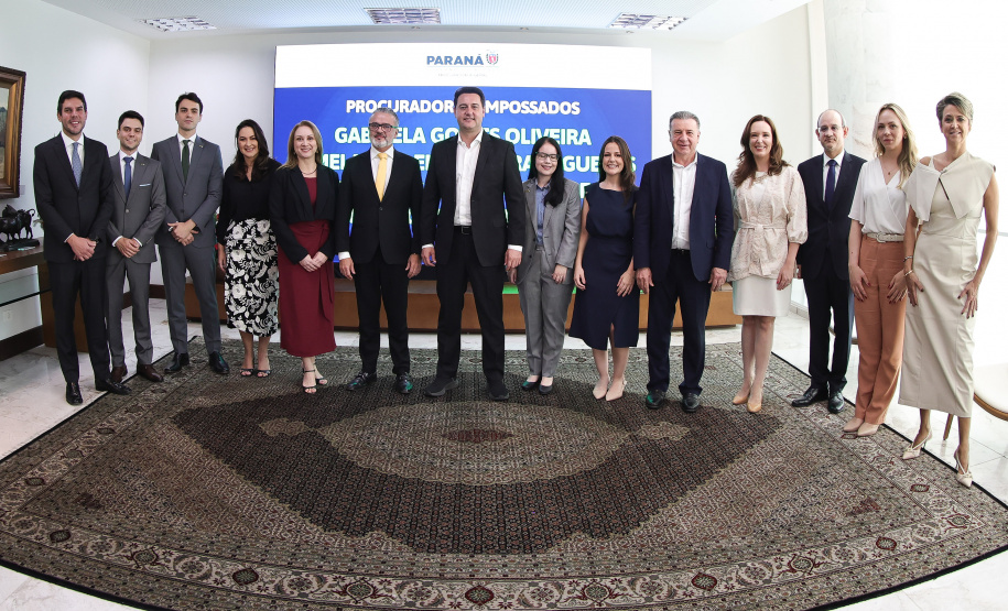 Governador Ratinho Junior empossa quatro novos procuradores do Estado