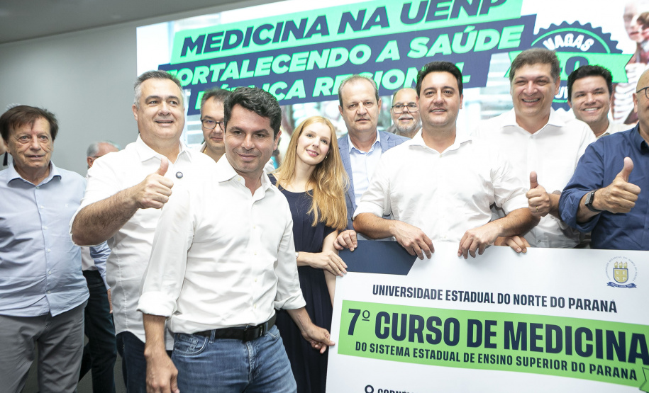 Ratinho Junior autoriza implementação do curso de Medicina na UENP para atender o Norte Pioneiro