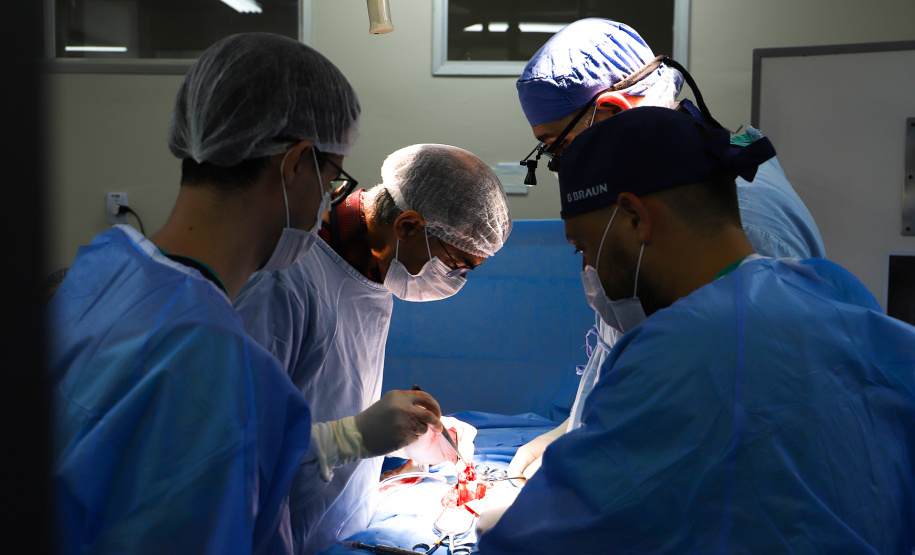 Hospital Universitário da UEL realiza pela primeira vez cirurgia de coluna com técnica Alif