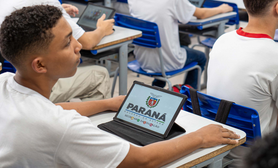 Aprova Paraná e universidades estaduais fortalecem acesso e permanência no Ensino Superior