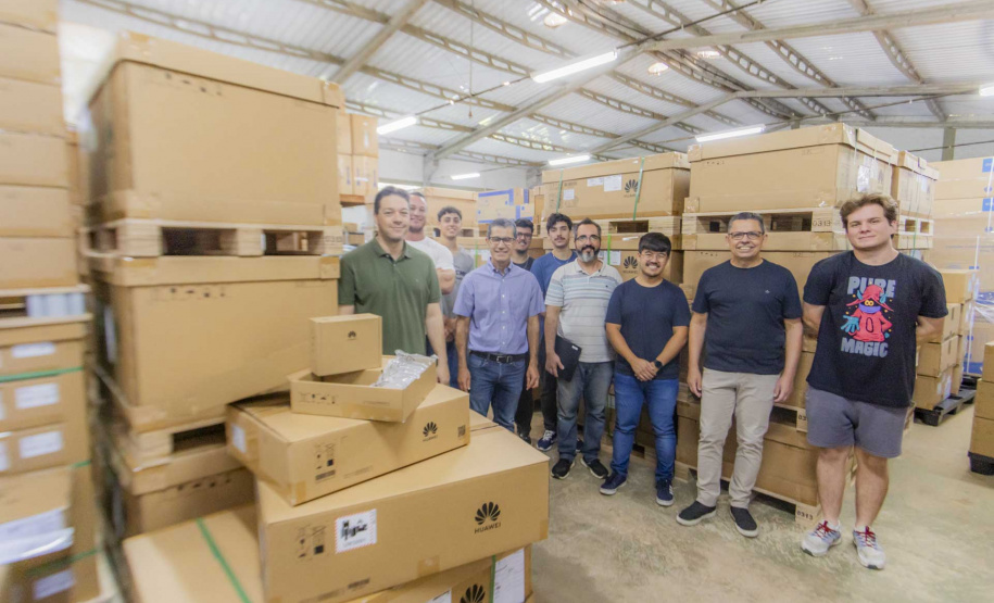 UEPG recebe equipamentos e inicia projeto do Anel de Conectividade do Paraná