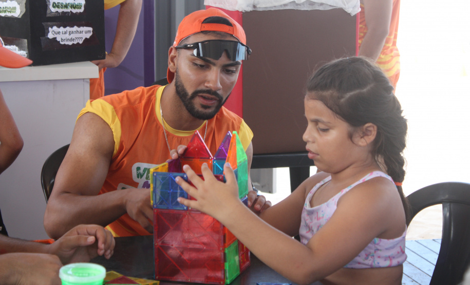 Universidades levam jogos, educação ambiental e espaço maker para os veranistas