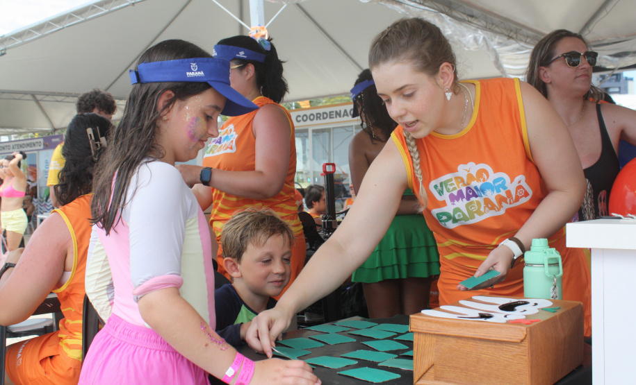 Universidades levam jogos, educação ambiental e espaço maker para os veranistas