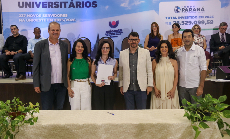 Unioeste realiza posse de novos servidores e entrega obras na reitoria