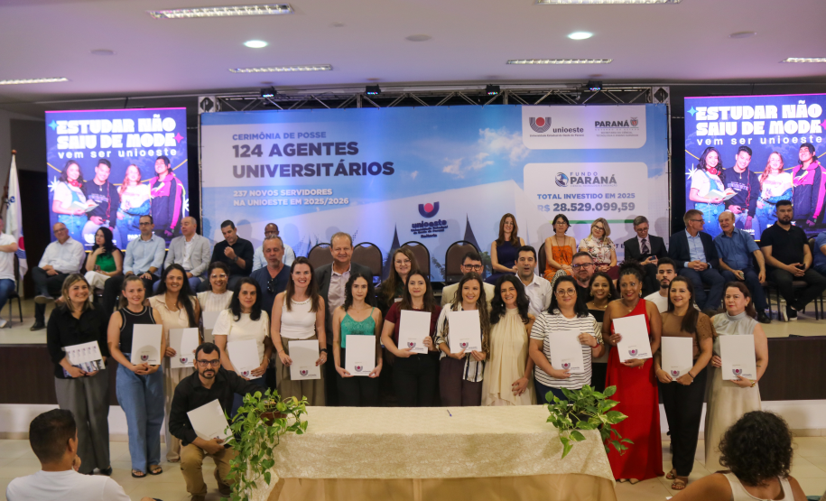 Unioeste realiza posse de novos servidores e entrega obras na reitoria