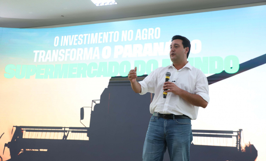 Ratinho Junior lança programas que levam energia mais potente e conectividade às propriedades rurais