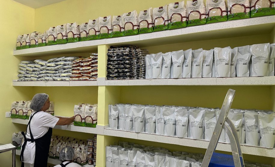 Estado envia às escolas 1ª remessa de alimentos do ano com 4,6 mil toneladas