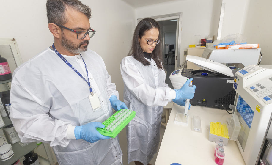 Parceria entre Tecpar e UFPR fortalece processo de produção de vacina antirrábica veterinária