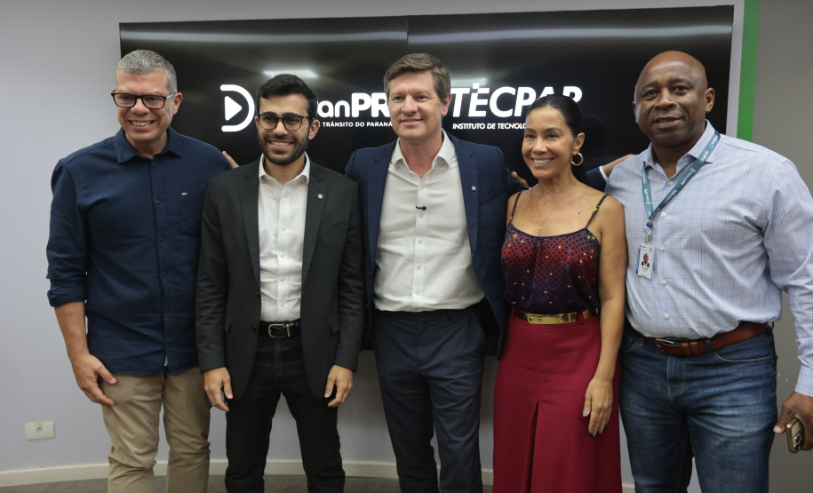 Passaporte digital: motoristas do Paraná agora podem ter registro inovador de veículos