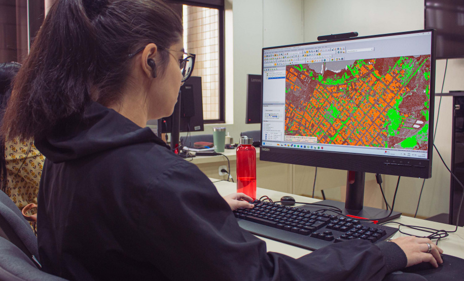 Mulheres na ciência: pesquisadoras do Simepar protagonizam projetos ambientais