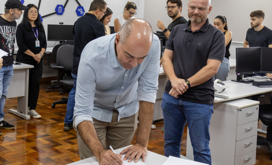 Projetek da Unioeste entrega projeto arquitetônico de escola municipal para Cafelândia