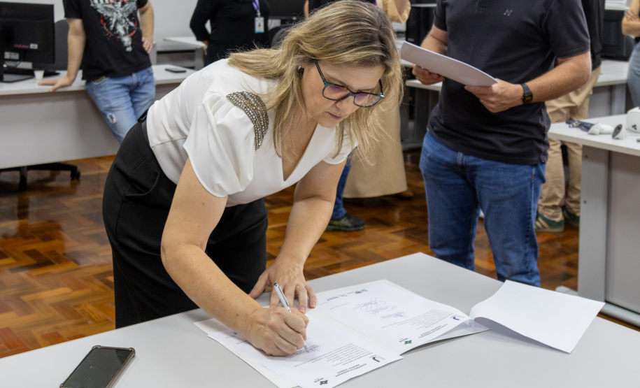 Projetek da Unioeste entrega projeto arquitetônico de escola municipal para Cafelândia