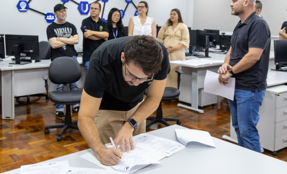 Projetek da Unioeste entrega projeto arquitetônico de escola municipal para Cafelândia