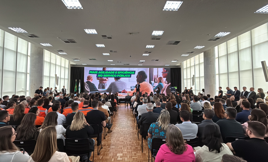 Estado vai capacitar dois mil servidores para atuarem em contratações públicas