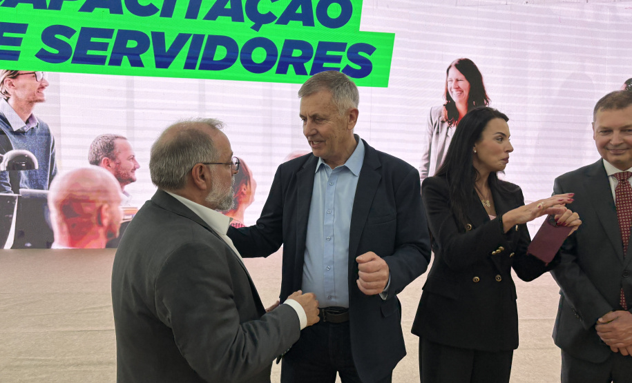 Estado vai capacitar dois mil servidores para atuarem em contratações públicas