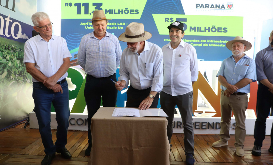 Estado anuncia R$ 16 milhões para novo prédio de pesquisa de alimentos e reformas na Unioeste