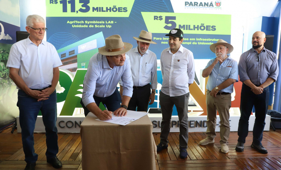 Estado anuncia R$ 16 milhões para novo prédio de pesquisa de alimentos e reformas na Unioeste