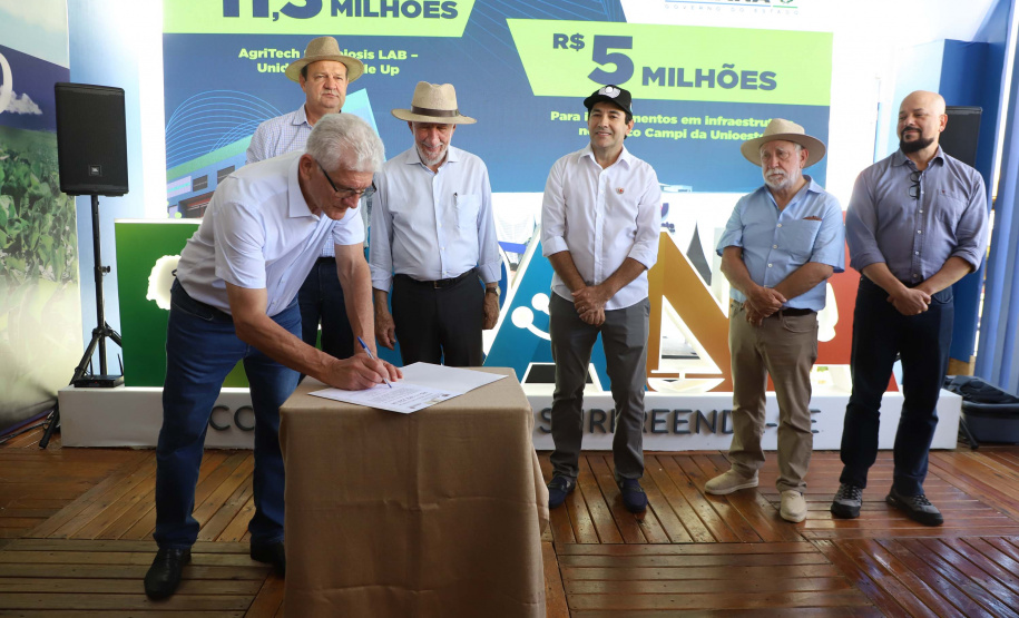 Estado anuncia R$ 16 milhões para novo prédio de pesquisa de alimentos e reformas na Unioeste