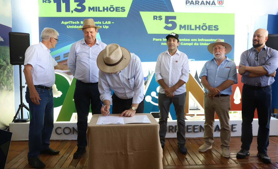 Estado anuncia R$ 16 milhões para novo prédio de pesquisa de alimentos e reformas na Unioeste