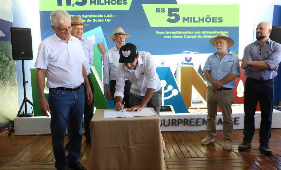 Estado anuncia R$ 16 milhões para novo prédio de pesquisa de alimentos e reformas na Unioeste