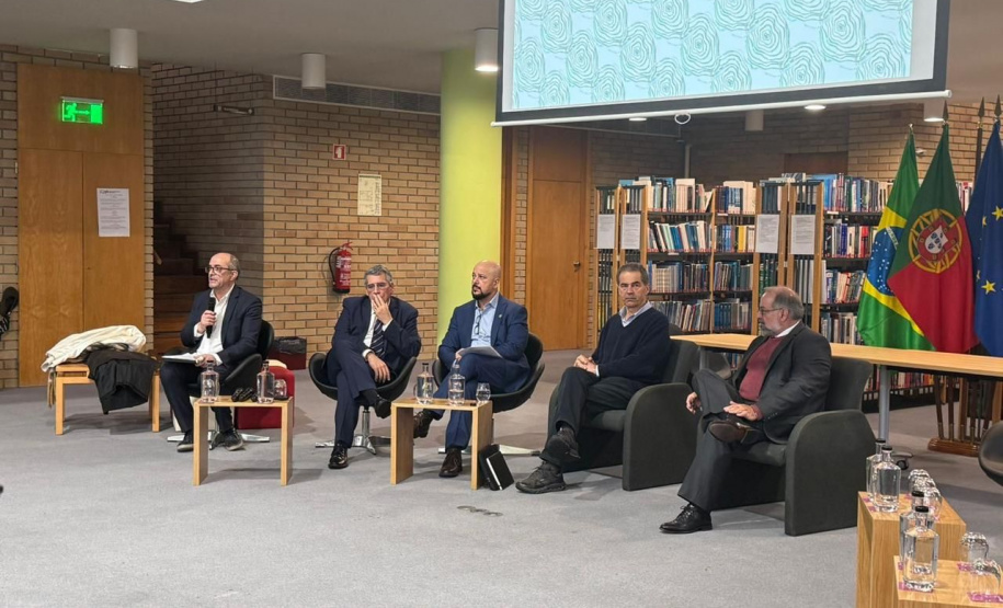 Universidades estaduais do Paraná firmam acordos de dupla diplomação em Portugal