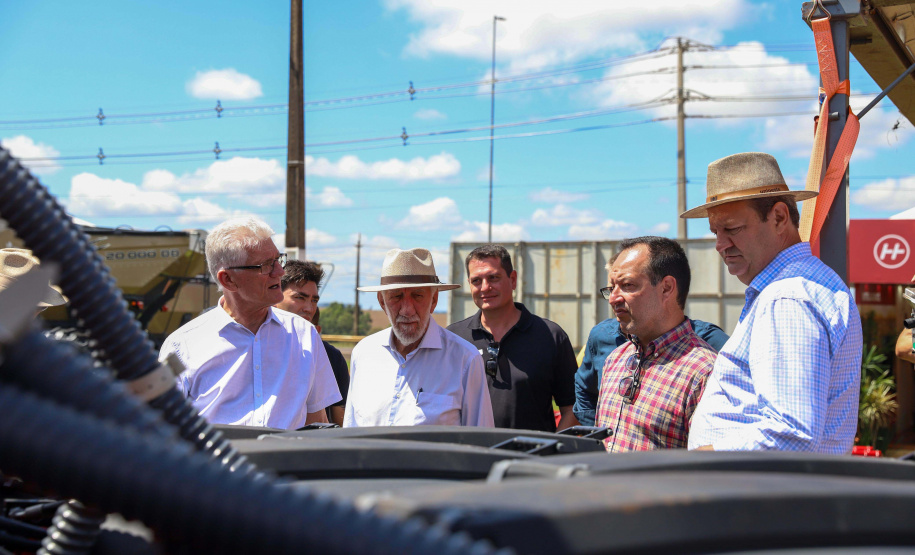 Estado anuncia R$ 16 milhões para novo prédio de pesquisa de alimentos e reformas na Unioeste