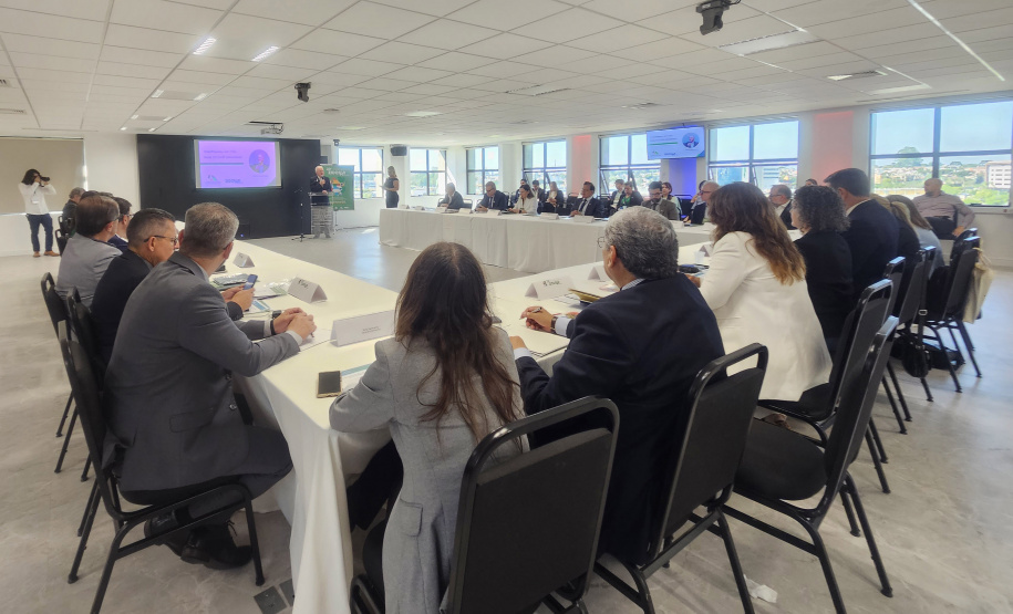 Zicosur Universitário e Governo discutem cooperação e desenvolvimento regional