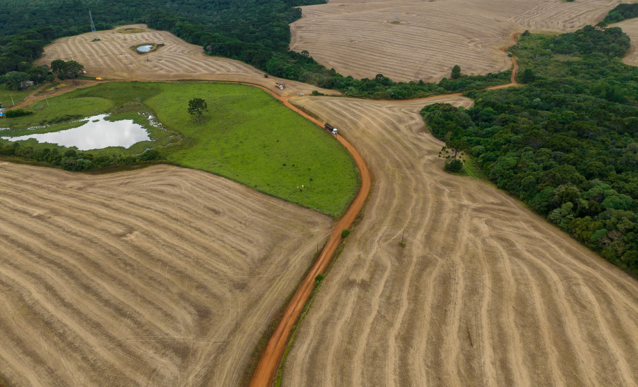 R$ 353 milhões: Estado libera recursos para estradas rurais e maquinários em Guarapuava e região