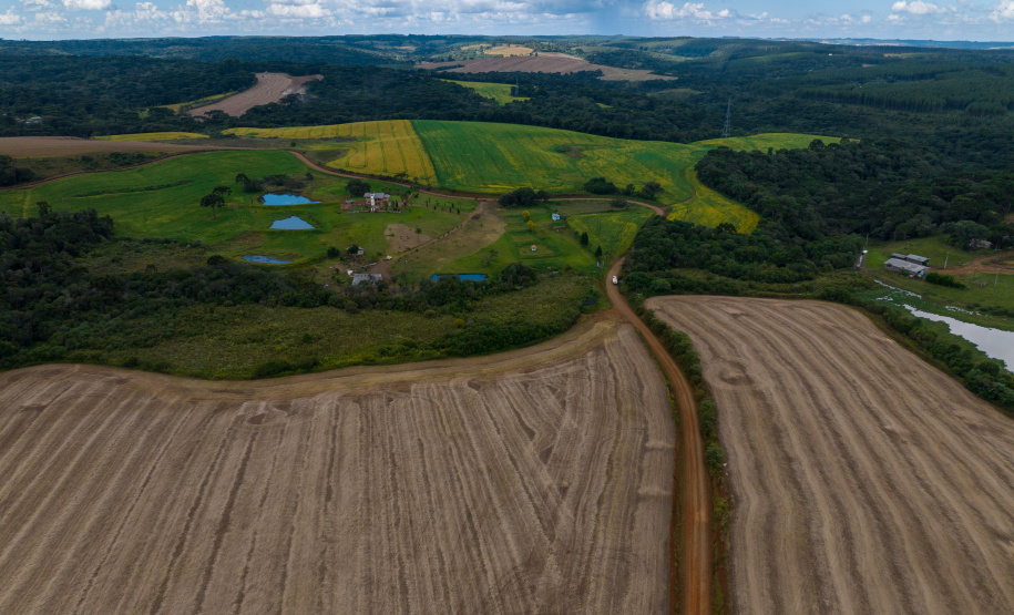 R$ 353 milhões: Estado libera recursos para estradas rurais e maquinários em Guarapuava e região