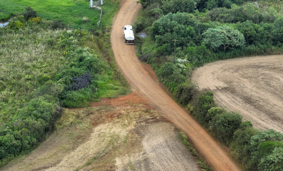 R$ 353 milhões: Estado libera recursos para estradas rurais e maquinários em Guarapuava e região