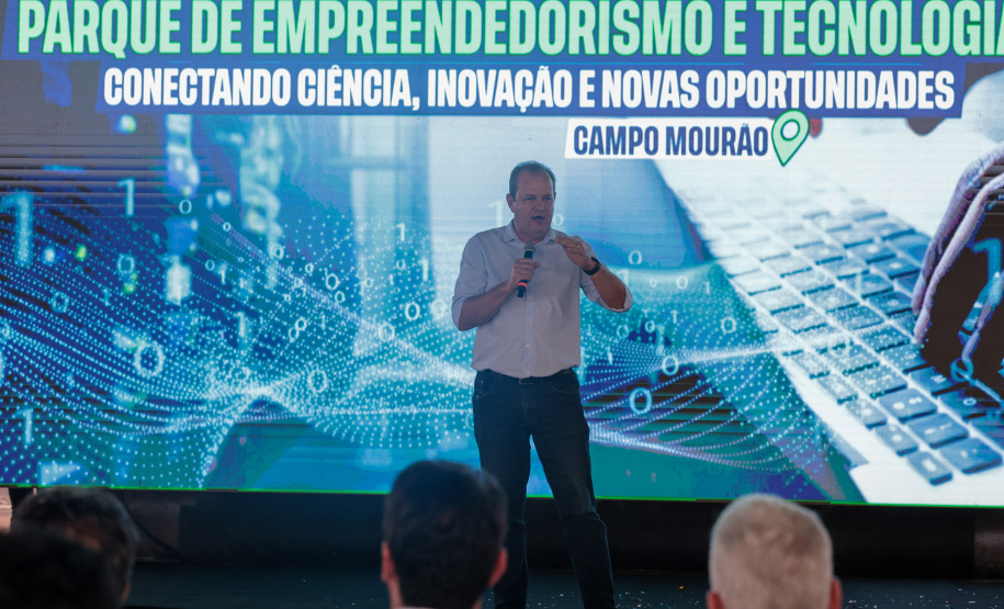 Governador anuncia parque tecnológico e novo curso de agronomia para Campo Mourão