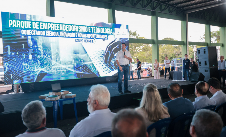 Governador anuncia parque tecnológico e novo curso de agronomia para Campo Mourão