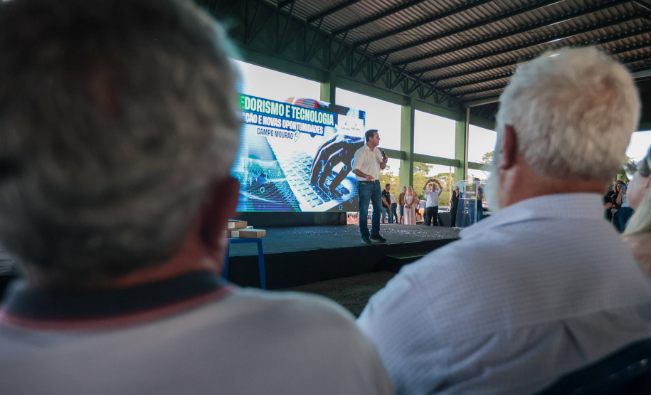 Governador anuncia parque tecnológico e novo curso de agronomia para Campo Mourão