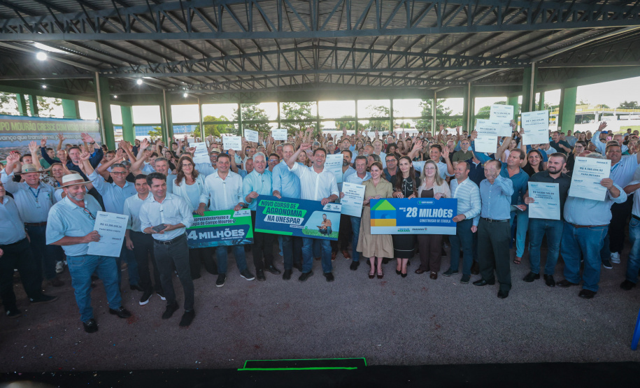 Governador anuncia parque tecnológico e novo curso de agronomia para Campo Mourão