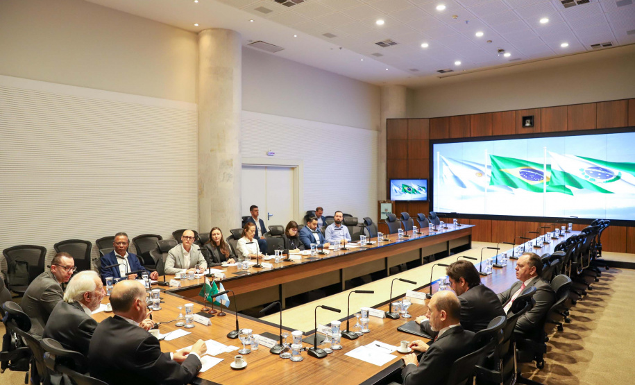 Darci Piana recebe embaixadores de Argentina, Austrália e Países Baixos