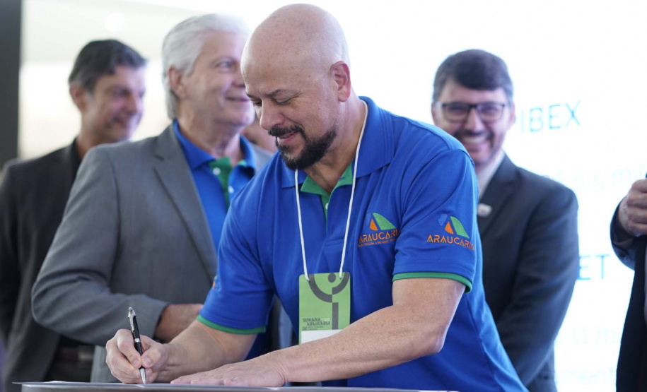 Semana de Ciência, Tecnologia e Inovação abre com anúncio de R$ 42 milhões para pesquisas