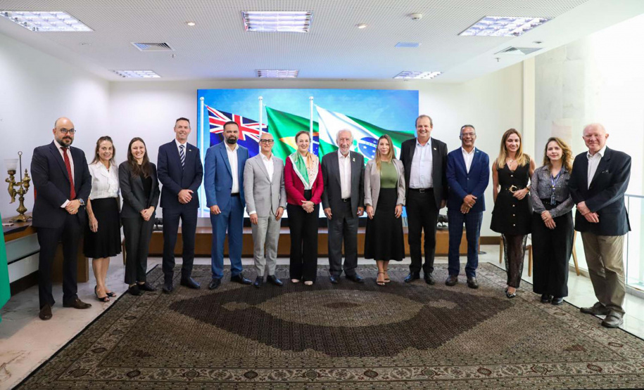 Darci Piana recebe embaixadores de Argentina, Austrália e Países Baixos