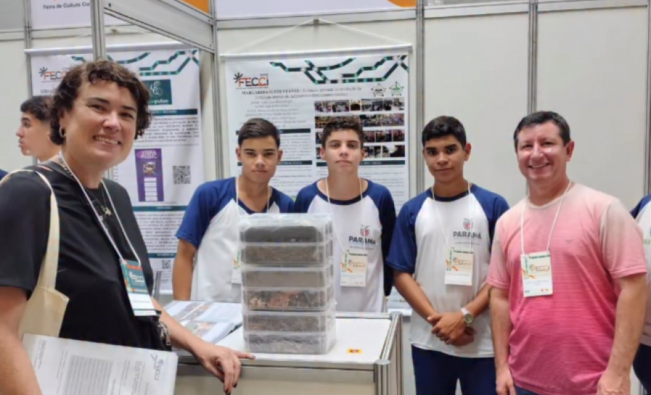 Escolas estaduais do Paraná levam clubes de ciências para encontro nacional em Brasília