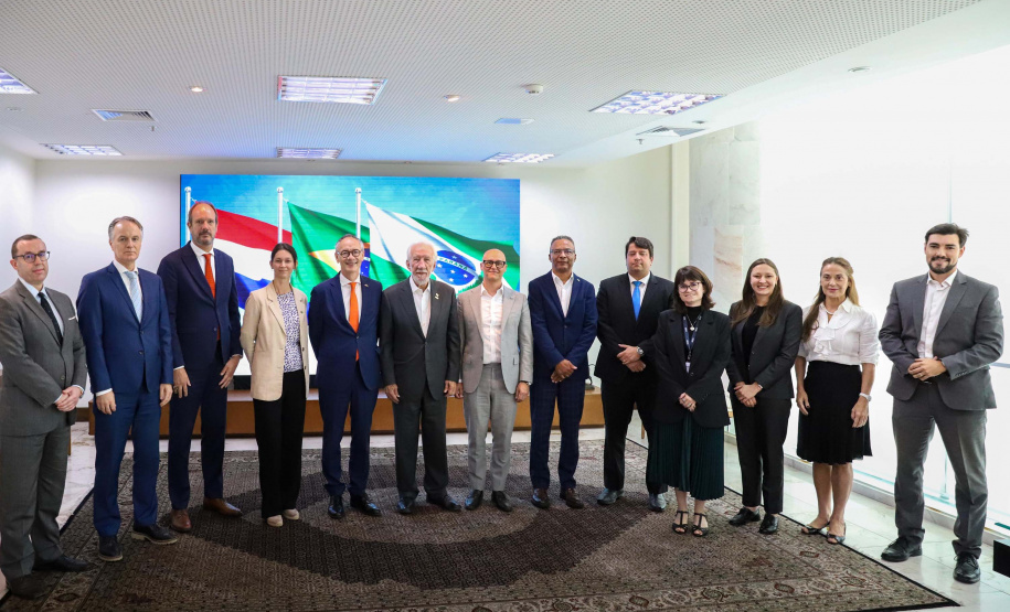 Darci Piana recebe embaixadores de Argentina, Austrália e Países Baixos