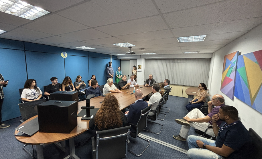 Estado anuncia projeto para digitalizar acervos do Arquivo Público do Paraná