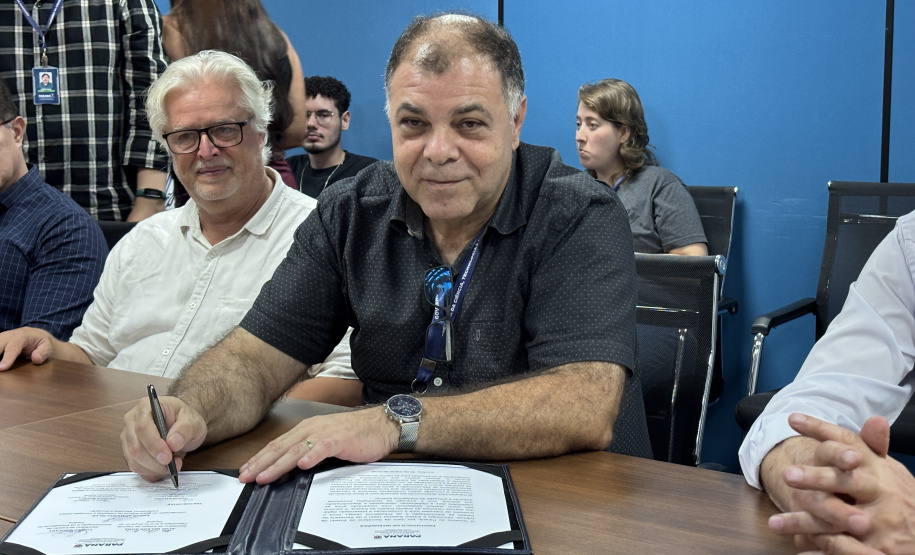 Estado anuncia projeto para digitalizar acervos do Arquivo Público do Paraná