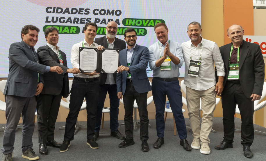 Tecpar e Curitiba firmam parceria para uso de resíduos com novas tecnologias