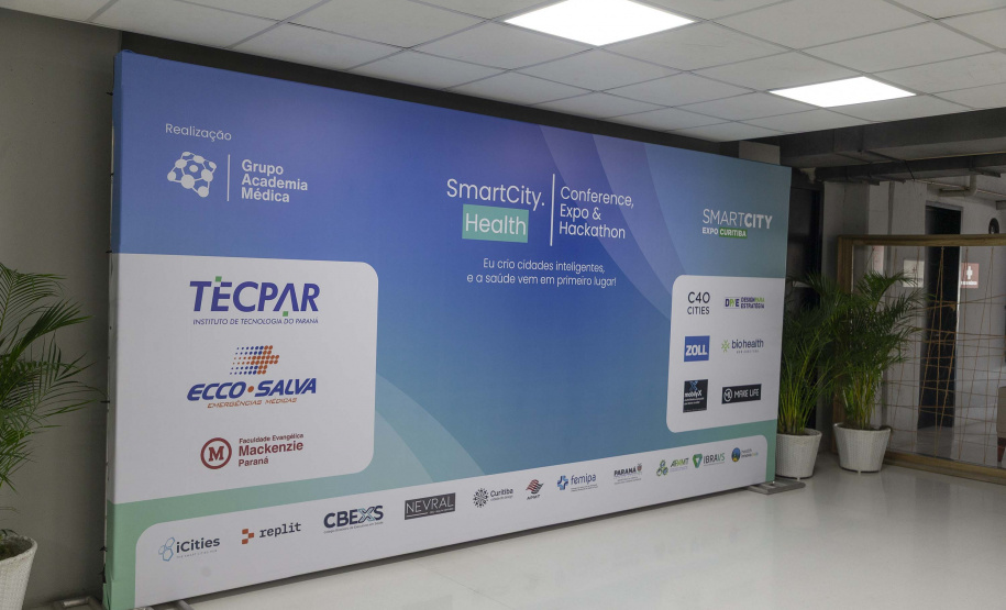 Tecpar apresenta soluções inovadores em saúde e tecnologia no Smart City Curitiba