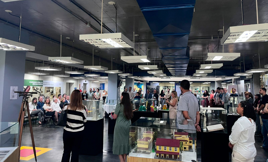 Ferrovias do Paraná são tema da primeira exposição do Arquivo Público em 2026