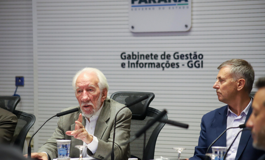 Governo discute construção dos Planos de Desenvolvimento Regional do Paraná